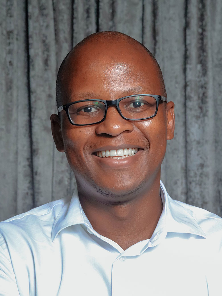 Dr S Nthebe